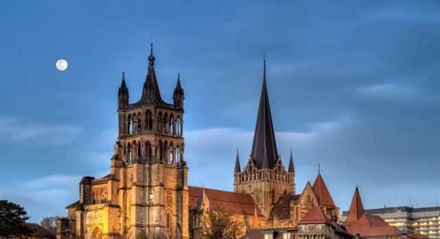 因为太美禁止拍照的国家，7块钱买湖景房，一生一定要去一次