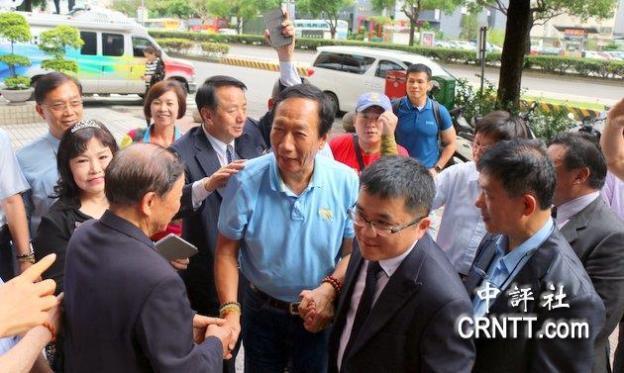 郭台铭台中行5场活动　连马吴胡等蓝营大老人马到场“关心”