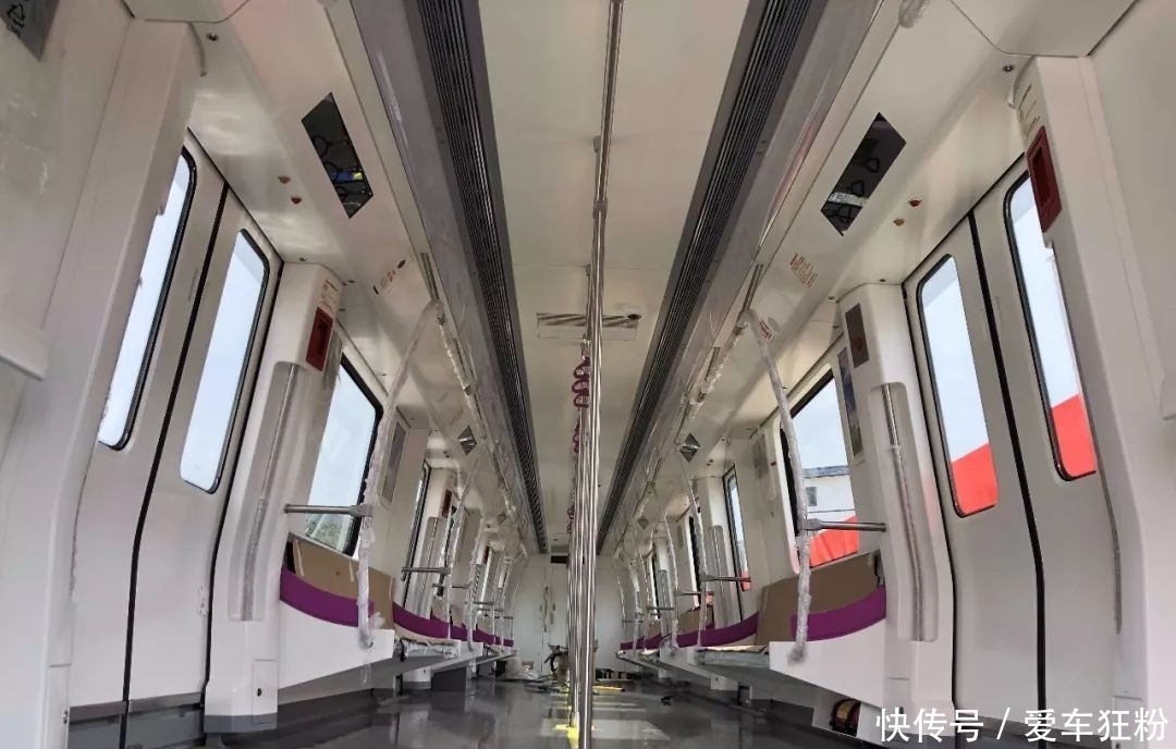  [地铁线]广西正打造的一条地铁线，长约6.5公里，均为地下线，是