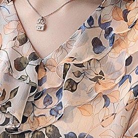 新出炉的小衫，甩连衣裙十条街!43岁老婆一天一件，巨美嫩