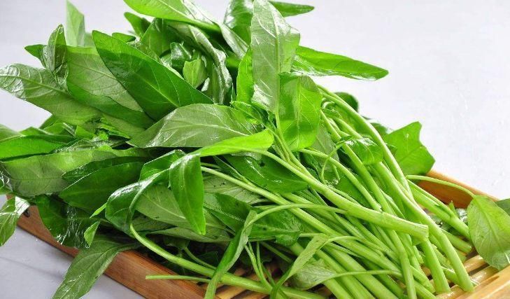  「暗藏」农村地里没人要的野菜，暗藏“4大功效”，超市都抢疯了