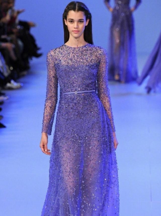  婚纱@现在谁还穿大红色婚纱？土死了，“宝石蓝”才是女生最爱，美炸