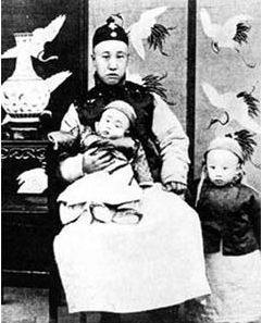 东北一老头说是溥仪后代,有皇后玉玺做铁证,专