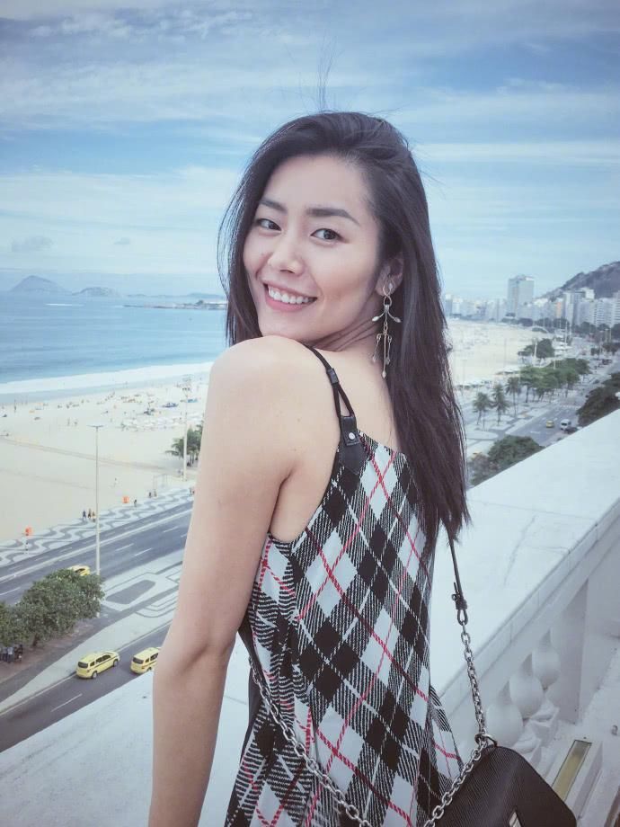 同是维密超模，奚梦瑶这次终于赢了刘雯，网友:太惊艳了