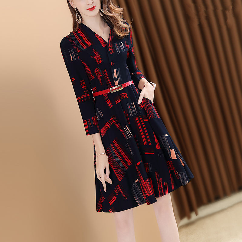 说实话，旗袍送我都不想穿，这法式秋裙，洋气又迷人，一件就够美