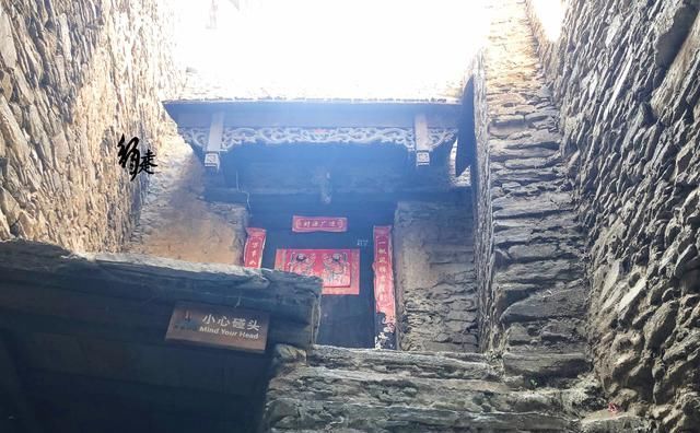 千年不倒的羌寨：依河而建却胜似迷宫，汶川地震毫发无损