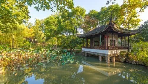 GDP超万亿，我国唯一拥有双国际机场的省会，堪比一线城市