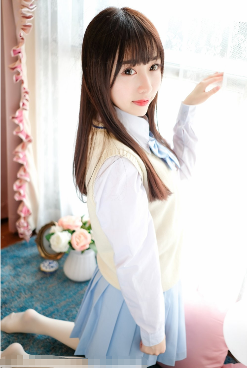 甜美白丝美腿少女：你快回家陪我，好想你