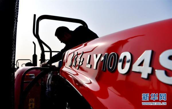 立足本土 开拓海外——中国最大农机企业唱响“东方红”