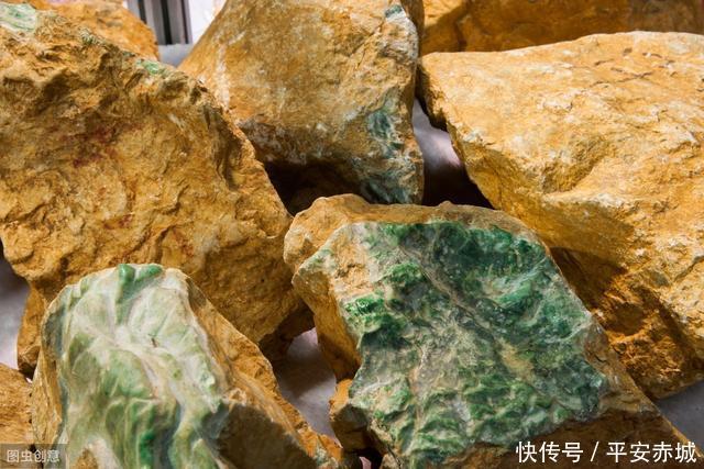  [富有]农民用玉石砌墙，用玉石打地基，是无知？还是太富有不稀