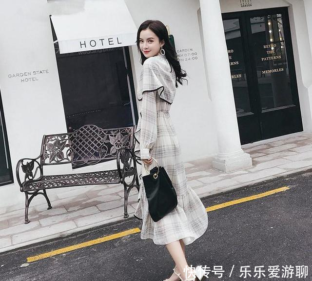 「显瘦」每天不知道穿啥?试试这种连衣裙,美嫩又显瘦,真是太美了