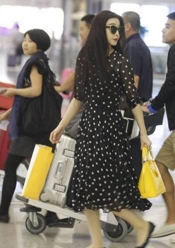 波点裙到底有多抢手,范冰冰和张馨予抢着穿,一对比傻眼了!