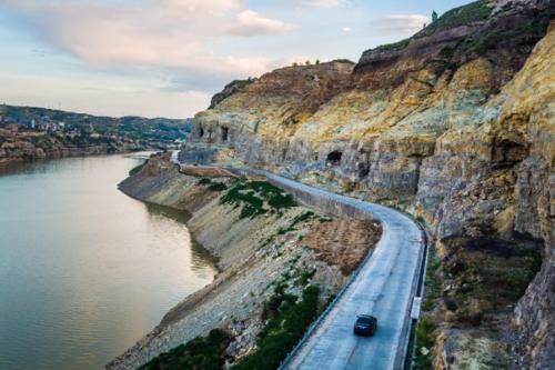 我国这两个县“隔河相望”，相距仅仅300米，却属于不同的两个省