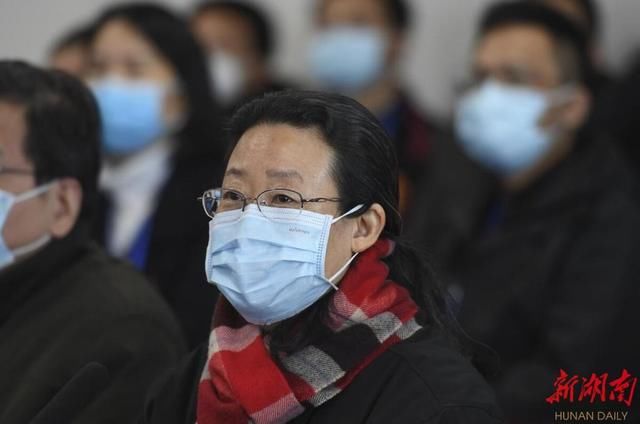  「哽咽」说到湖南援黄冈医疗队，黄冈市市长哽咽了