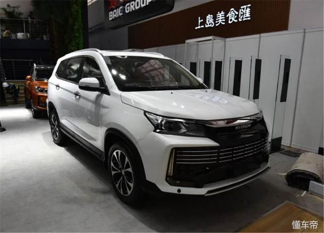 换上英文车标内饰狠豪华,奈何前脸大如盆,8AT