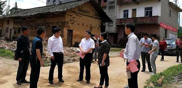  「有钱人」在农村，什么才算有钱人？老农说：符合下面一点的算