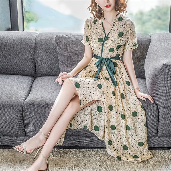 7月份即将上新的碎花连衣裙，显迷人风采，让你轻松拥有别样味道