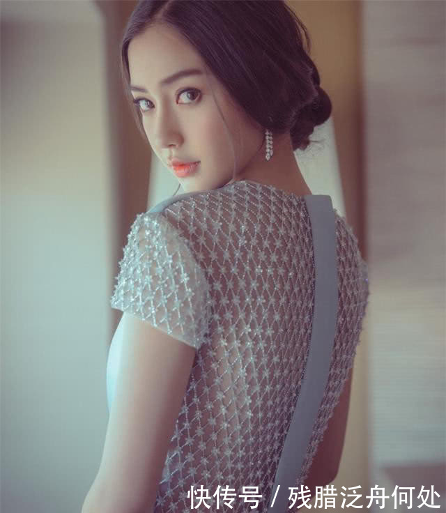 杨颖豁出去了，高挑苗条的身材，令人羡慕