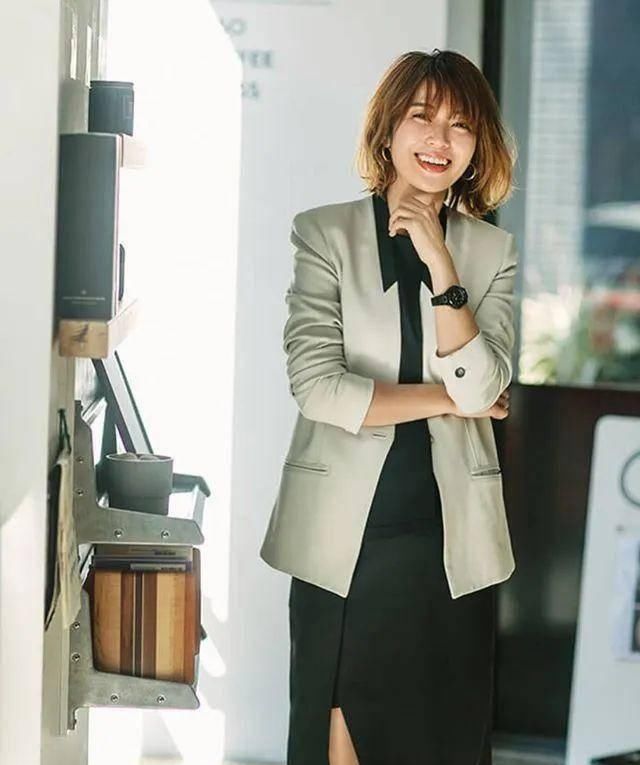  「条纹」博主周报：她们的单品结合起来就是通勤胶囊衣橱