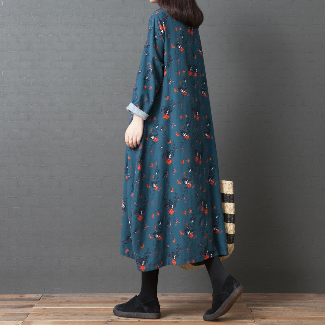 老婆不算漂亮，但很会打扮!入秋一身棉麻+白鞋，都夸她年轻貌美