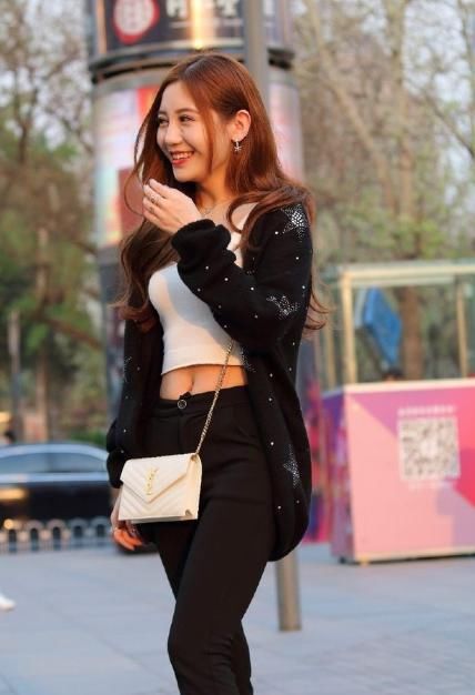  小姐姐|身材好的小姐姐，不管怎么穿都一样撩人心