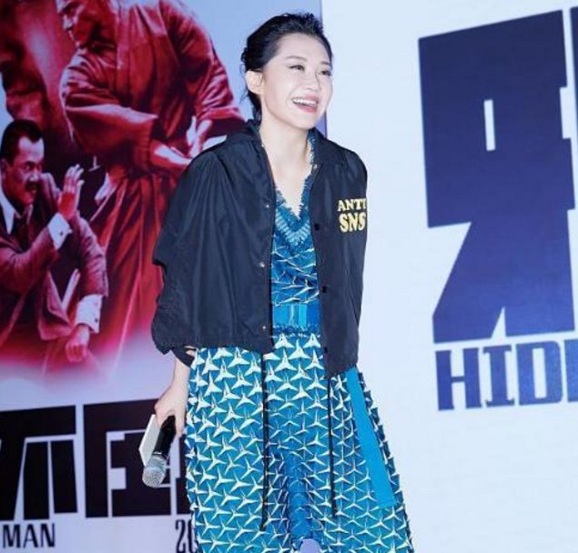 许晴太美，普通衣服穿出女神范儿，网友:老公主不是白叫的