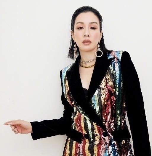 「 形象」身材臃肿赘肉明显，“有喜”还是发福了？，钟丽缇女神形象崩塌