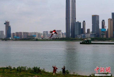  『恢复』武汉：逐渐恢复的城市活力