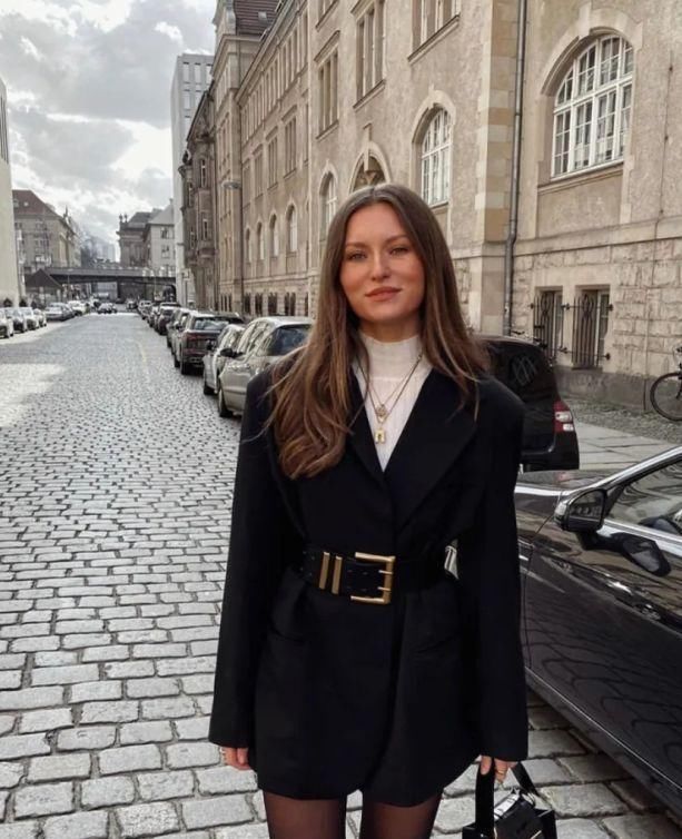  漂亮：女人再漂亮,穿裤子尽量牢记“4不要”,容易被误会为“廉价货...