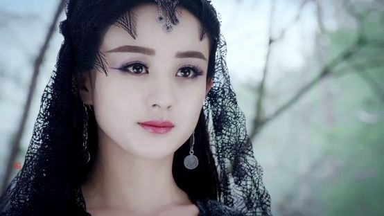 赵丽颖因身体原因调整休息，黑粉骂她矫情，网友你试试一年上班!