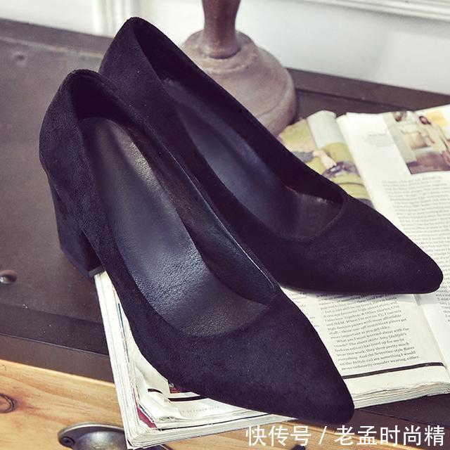  大底耐磨防滑@优雅的尖头粗跟鞋，释放你的魅力!
