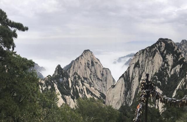 中国这2座名山“争相斗艳”,下雪后谁更美?