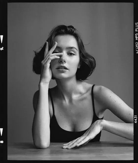 周冬雨，短发不是你说剪就能剪，根据脸型选择长度才是关键!