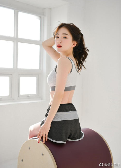 路人街拍，有了好身材，越练习越美丽