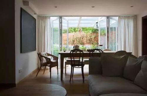 #小别墅#48㎡奇葩小户型,男主不仅整了小院,还设计出2室小别墅的既视感