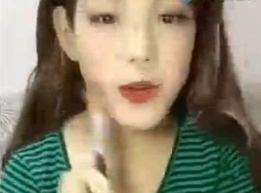 小男孩直播化妆成网红，网友:这让女生还怎么活!