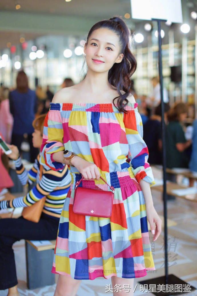 李沁的这个高跟鞋,是所有宅男梦中女神的最性感样式