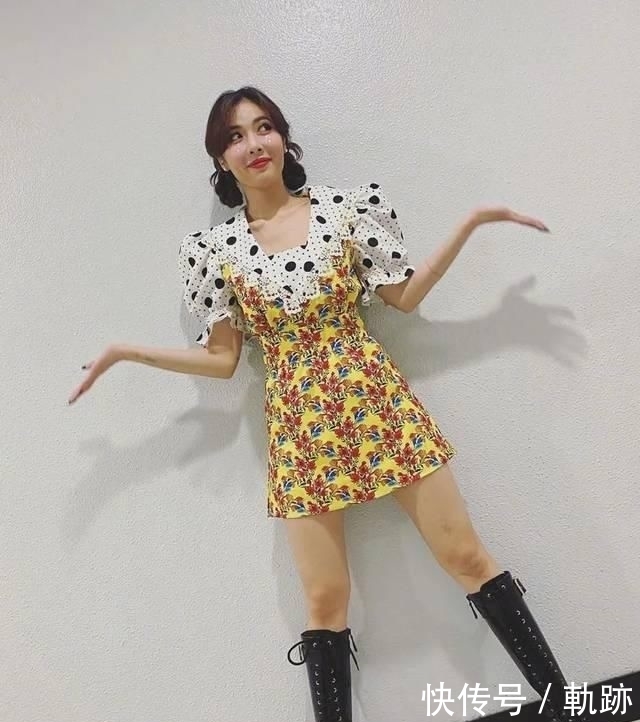  『花朵』2020开春 流行穿“开满花”的裙子，谁穿谁美！