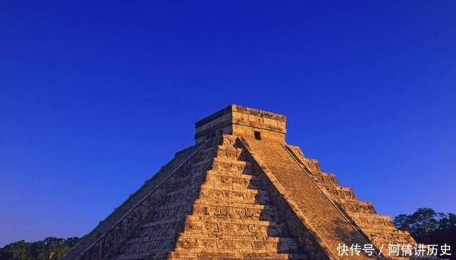 在92年前的今天,1926年2月8日,玛雅人金字塔被发现