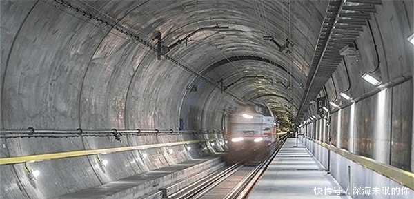  炸弹@深处地下2400米的铁路，耗资920亿，炸弹都没办法，不是我
