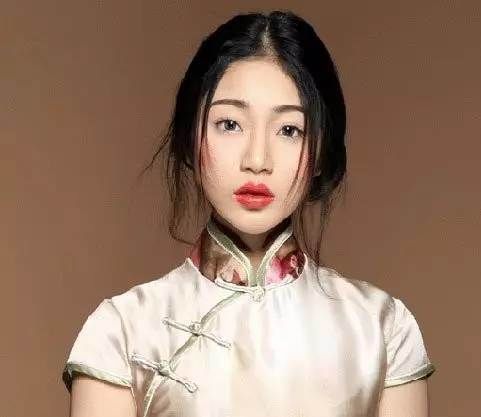  『旗袍发型』穿旗袍搭什么样发型？旗袍与发型这样搭，美翻了！