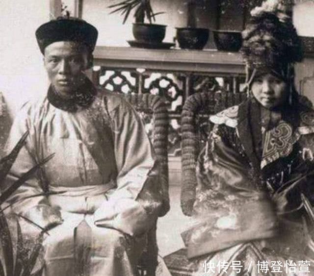  『韵味』清朝人的“婚纱照”女人们盛装打扮，凤冠霞帔，别有一番韵味