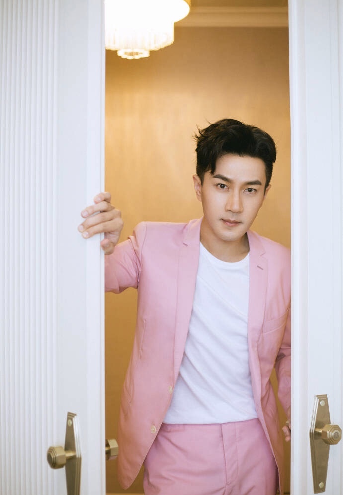 刘恺威现身未P照竟像小鲜肉，皮肤油亮光滑比杨幂还要好