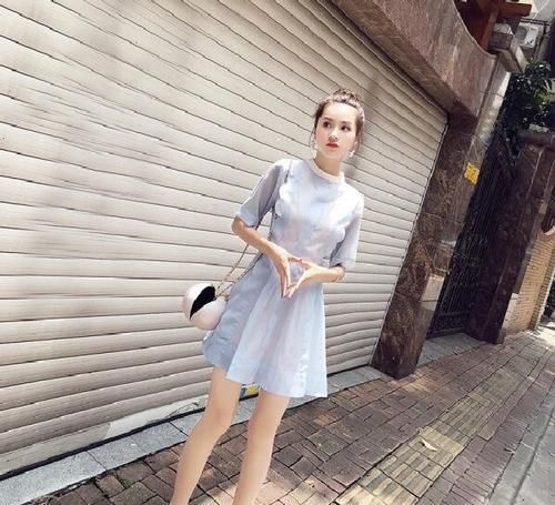  颈部@青春靓丽时尚连衣裙，优雅大方, 女神有着与众不同的姿态！
