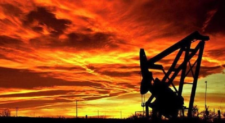 惊喜欲狂!我国新疆发现特大油田 储量达20亿吨，油价上涨有望解决