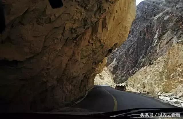 这座桥被武警官兵全天守卫，还禁止游客拍照，真相让人肃然起敬