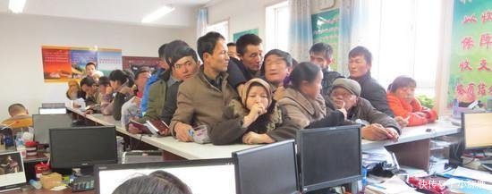 一部分村民不愿意缴纳新农合, 村干部好着急, 谁能想想办法