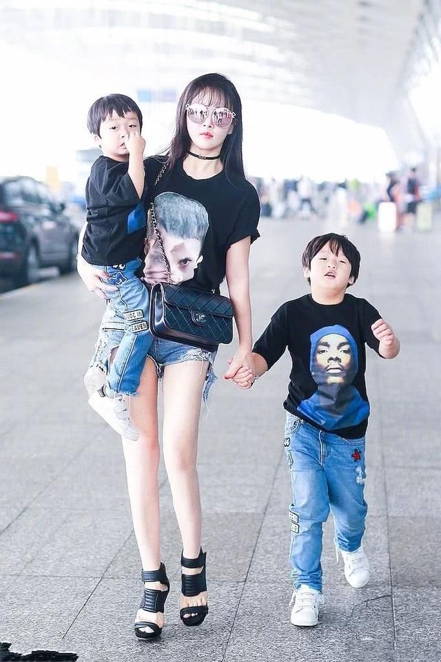 冉莹颖又搞事情！穿条鱼鳞裤也敢去机场，网友：得亏你老公是拳王