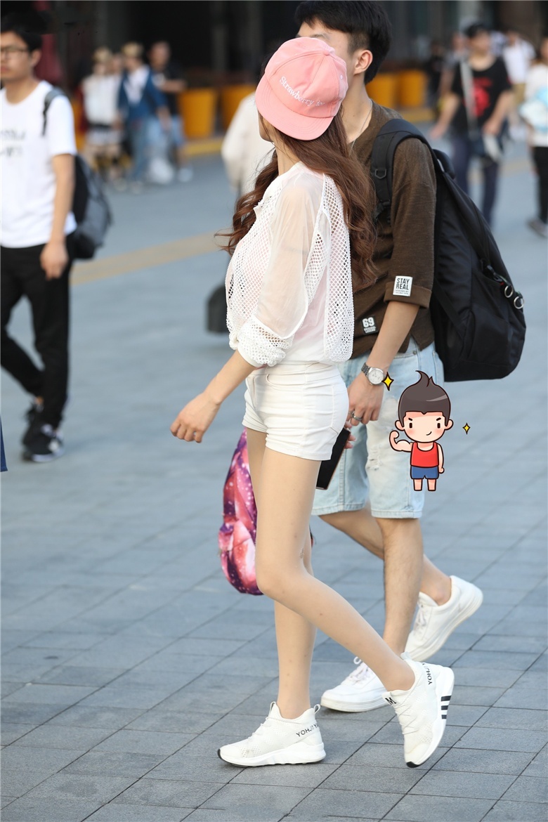 穿肉丝的可爱型小姐姐，清纯的感觉是装不出来的