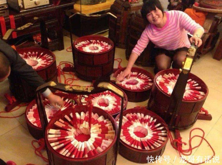 结婚第二天挨打鼻青脸肿,父母过来后,给了丈夫